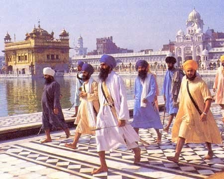 bhindranwale_with_entourage.jpg